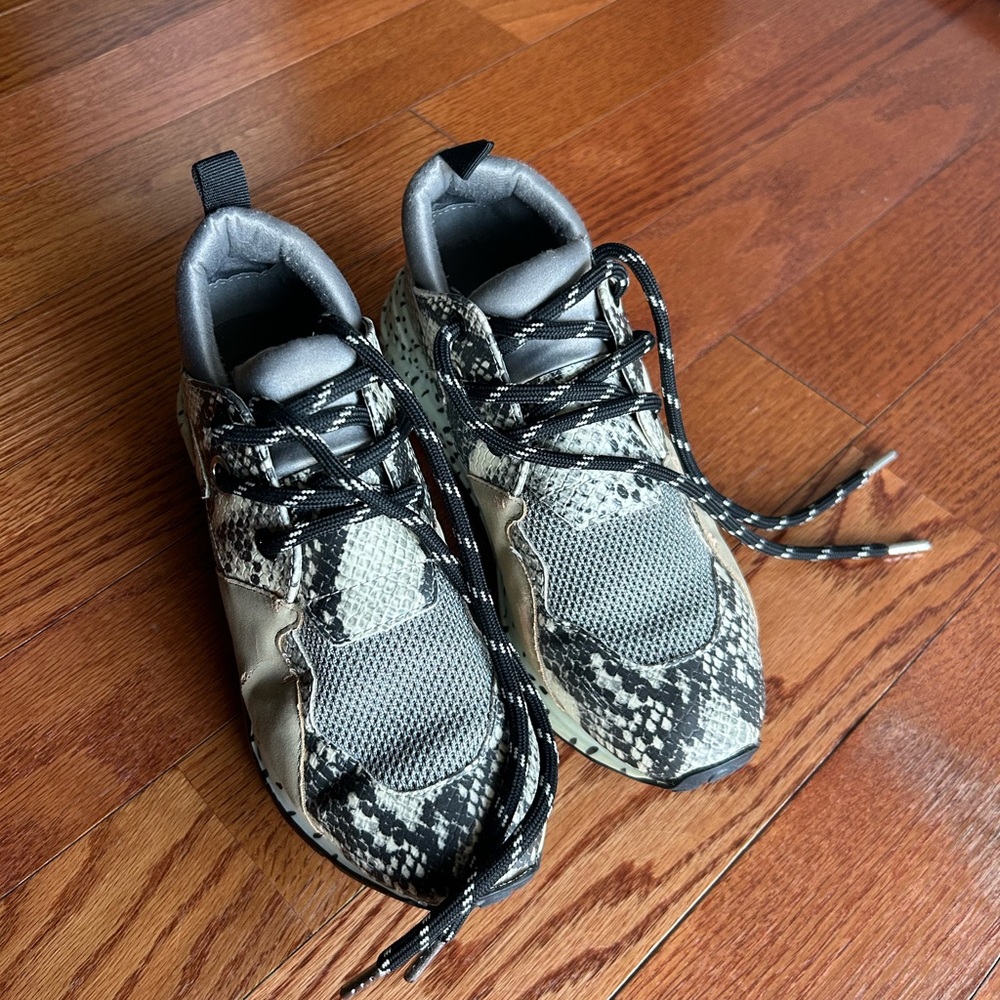 Steve Madden Black and Gray Snakeskin Sneakers